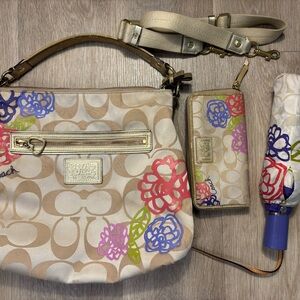 Vintage 2009 Coach Poppy Daisy Collection with Purse Wallet and Umbrella Set